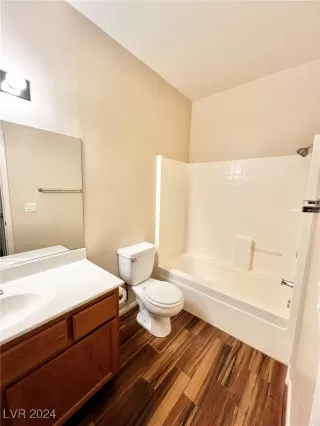 Photo #5: 2611067 Listing