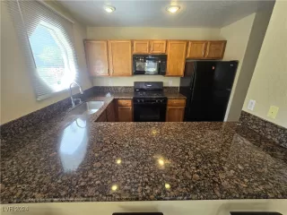 Photo #3: 2611073 Listing 