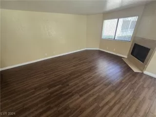 Photo #5: 2611073 Listing 