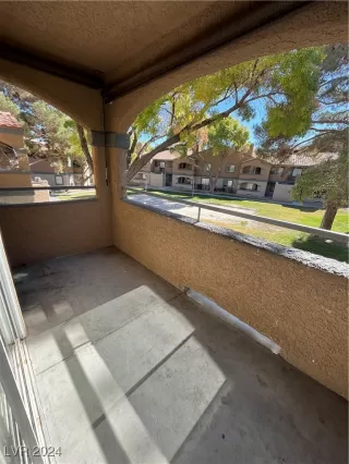 Photo #5: 2611085 Listing 