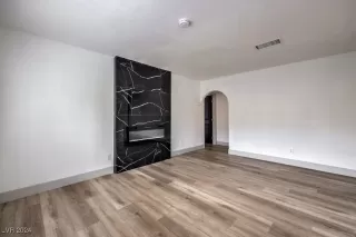 Photo #6: 2611096 Listing 