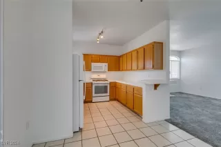 Photo #6: 2611098 Listing