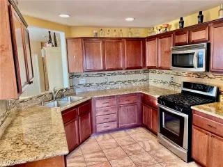 Photo #3: 2611122 Listing 