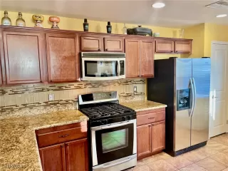 Photo #5: 2611122 Listing 