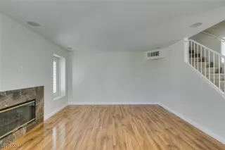 Photo #5: 2611140 Listing 