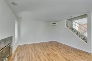 Photo #6: 2611140 Listing 