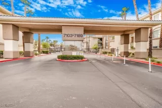 Photo #1: 2611143 Listing