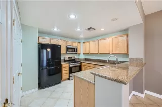 Photo #3: 2611146 Listing 