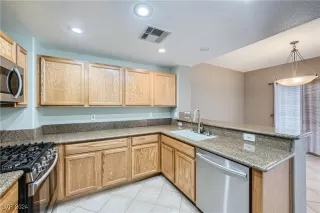 Photo #4: 2611146 Listing 