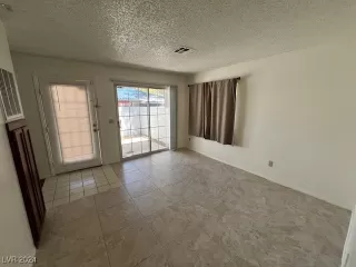 Photo #1: 2611159 Listing