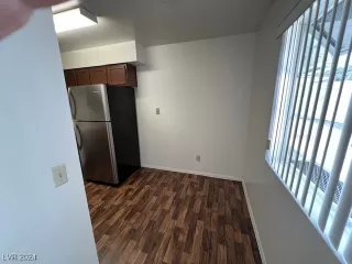 Photo #4: 2611159 Listing