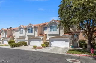 Photo #2: 2611174 Listing