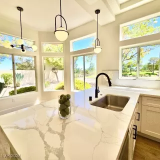 Photo #4: 2611194 Listing