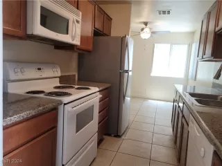 Photo #4: 2611202 Listing 