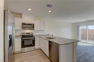 Photo #4: 2611270 Listing 
