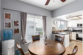 Photo #4: 2611278 Listing