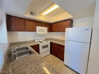 Photo #4: 2611321 Listing 