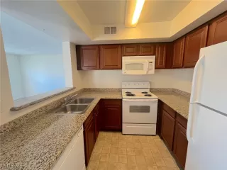 Photo #5: 2611321 Listing 