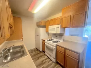 Photo #2: 2611323 Listing 