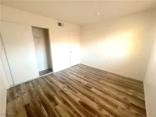 Photo #6: 2611323 Listing 