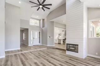 Photo #5: 2611330 Listing