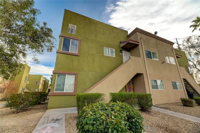 MLS: 2611343 Condo For Sale