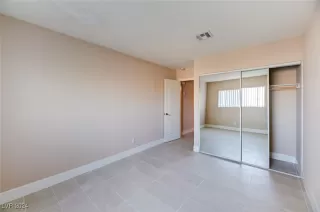 Photo #6: 2611343 Listing 