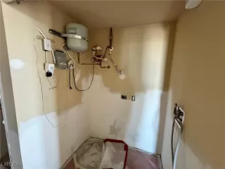 Photo #2: 2611366 Listing