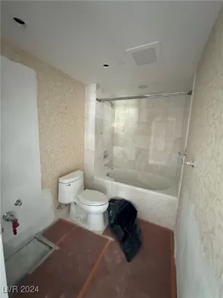 Photo #4: 2611366 Listing