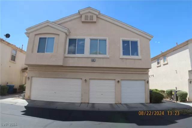 MLS: 2611386 Condo For Sale