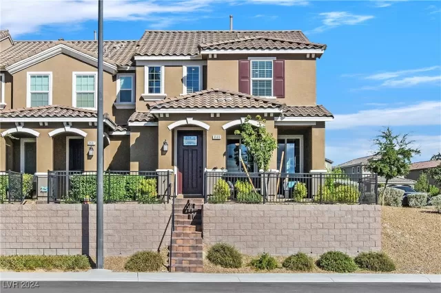 MLS: 2611395 Condo For Sale