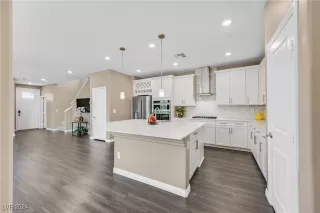 Photo #6: 2611395 Listing 