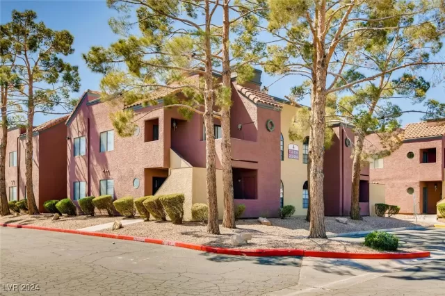 MLS: 2611402 Condo For Sale