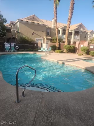 Photo #4: 2611413 Listing 