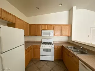 Photo #4: 2611438 Listing 