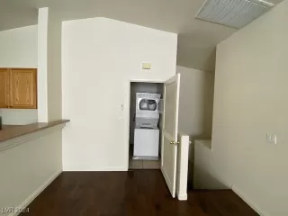 Photo #6: 2611438 Listing 