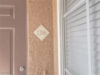 Photo #3: 2611441 Listing