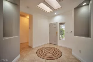 Photo #1: 2611457 Listing