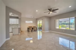 Photo #3: 2611457 Listing