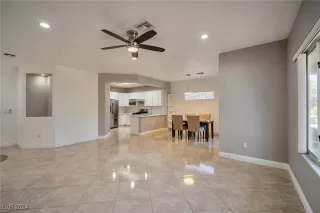 Photo #4: 2611457 Listing