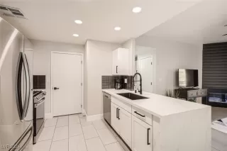 Photo #3: 2611468 Listing 