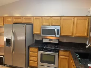 Photo #1: 2611492 Listing