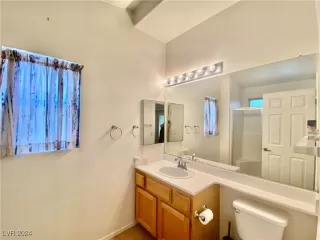 Photo #5: 2611492 Listing