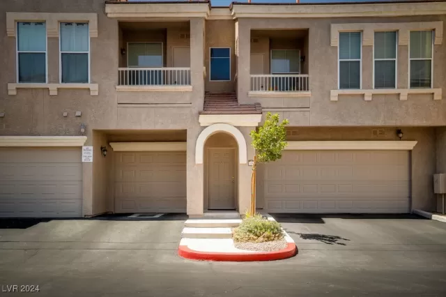 MLS: 2611512 Condo For Sale