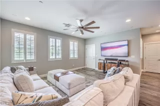 Photo #3: 2611535 Listing