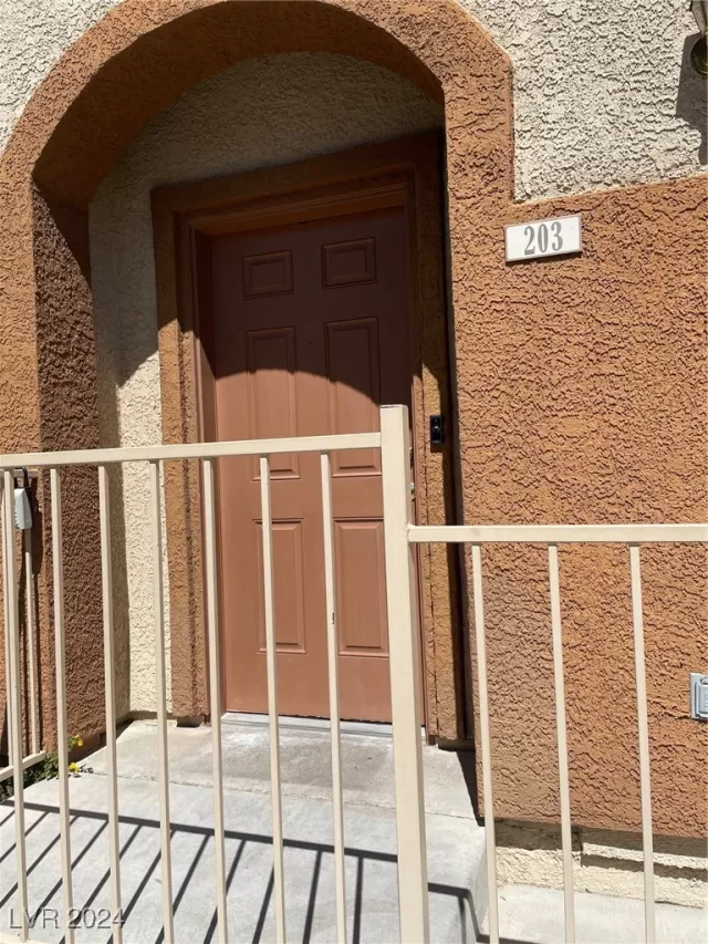 MLS: 2611548 Condo For Sale