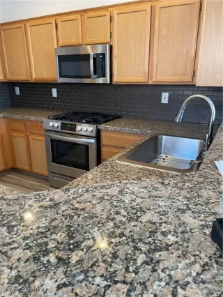 Photo #3: 2611548 Listing 