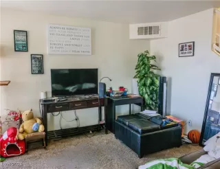 Photo #3: 2611549 Listing 