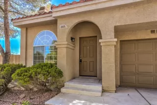 Photo #3: 2611562 Listing