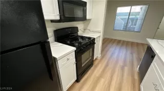 Photo #3: 2611577 Listing 